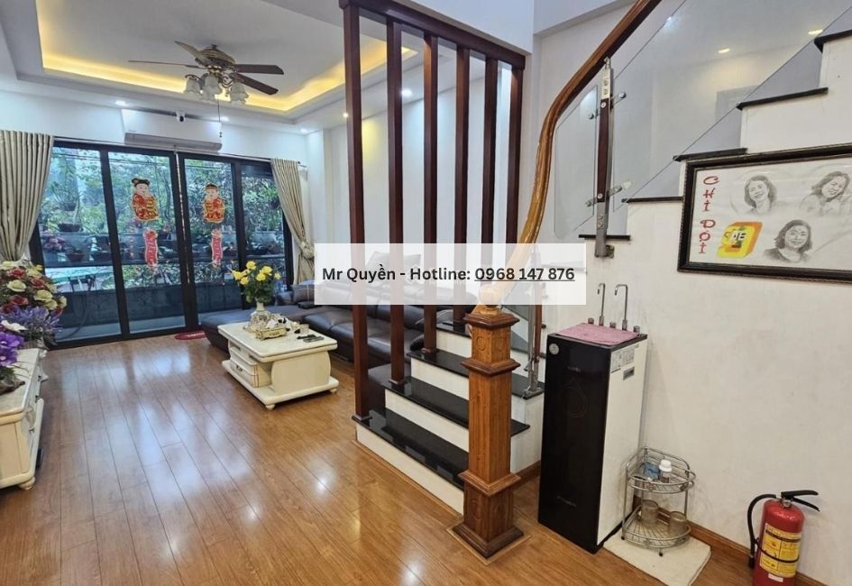 Bán nhà mặt phố Yên Bình – Kinh doanh đắc địa ngày đêm, 5 tầng kiên cố, mặt tiền 5m, giá 14 tỷ